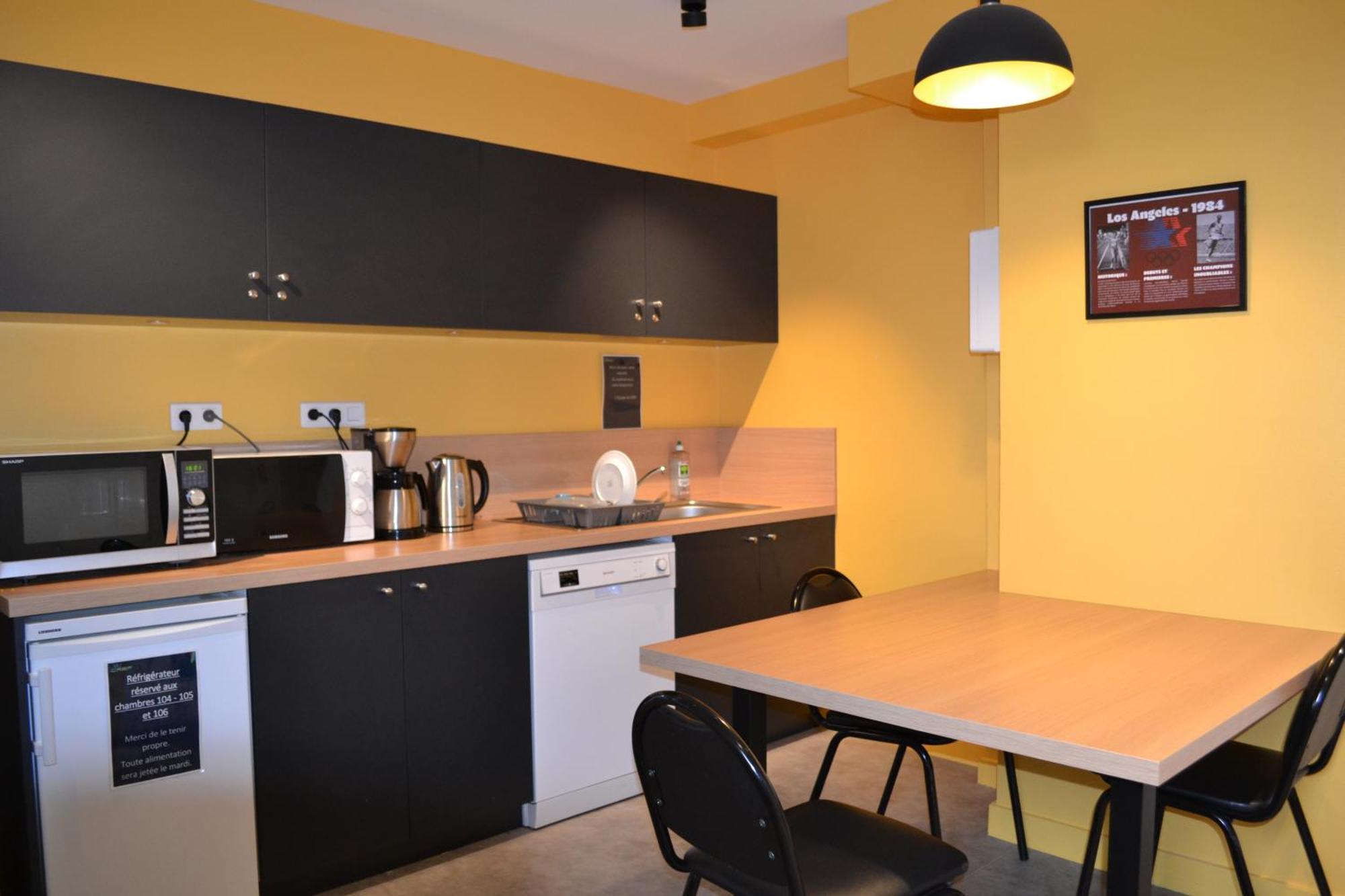 Centre International De Sejour Hostel Laval  Exterior photo